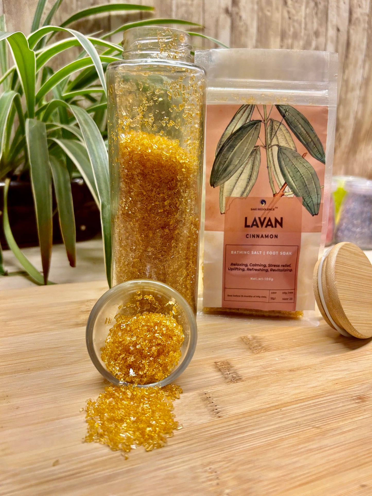 Cinnamon Essential Oil Epsom Salt β Invigorating Bath Crystals (100gm)